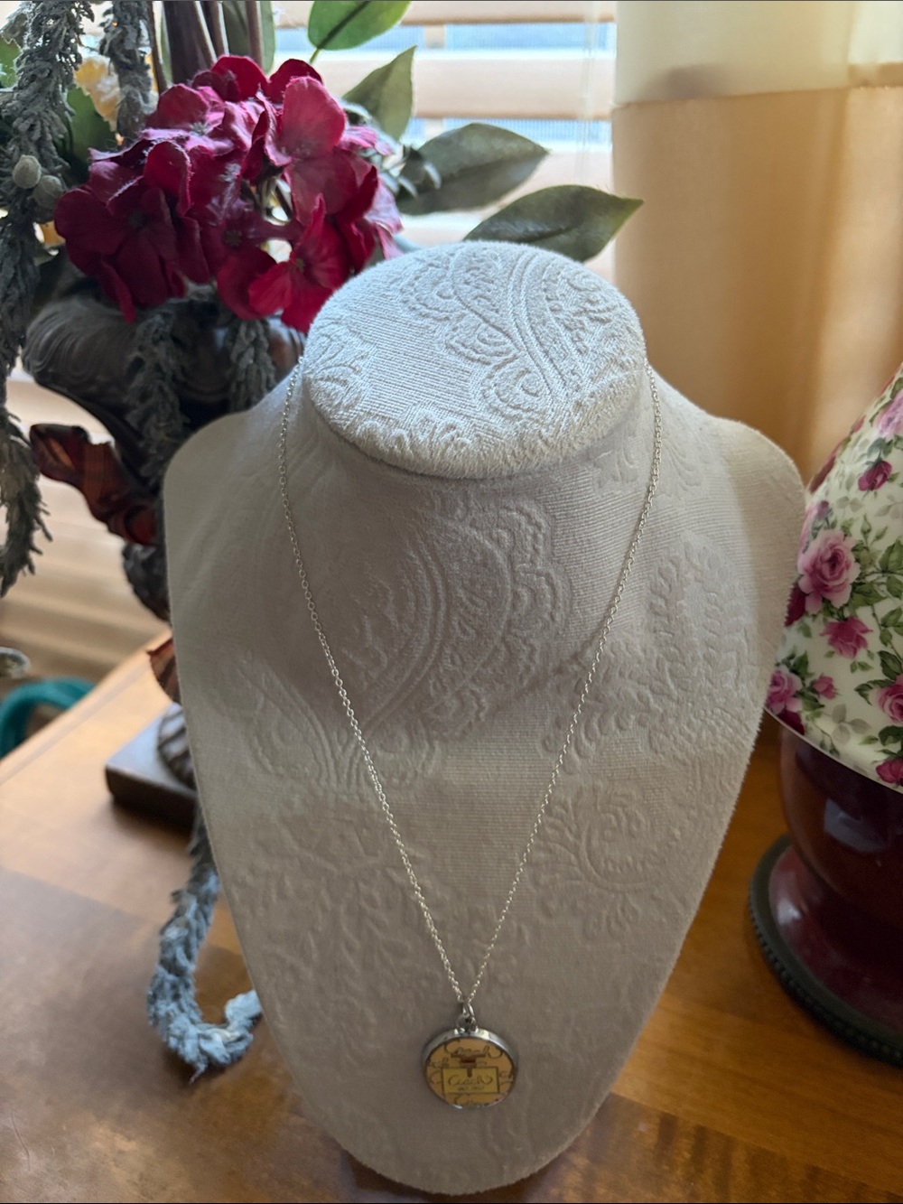Coach vintage medallion gold charm with unbranded silver necklace - Picture 3 of 6